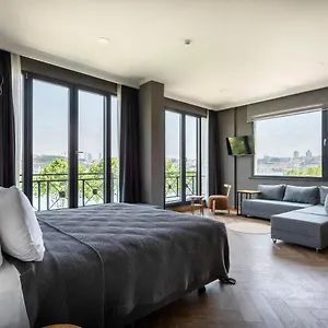 Petrion Hotel
